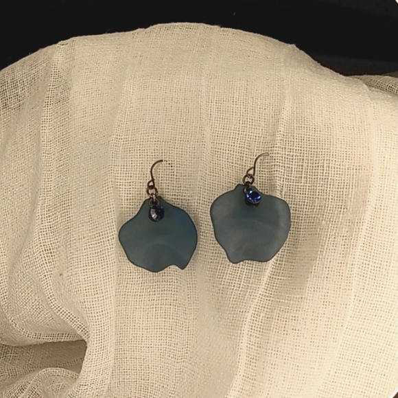 Lovisa Blue Petal Drop Earrings - Picture 1 of 4